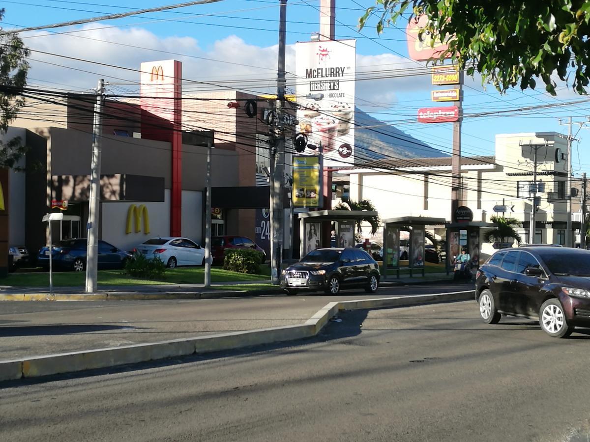 Hotel Boutique Valverde Santa Elena San Salvador Bagian luar foto