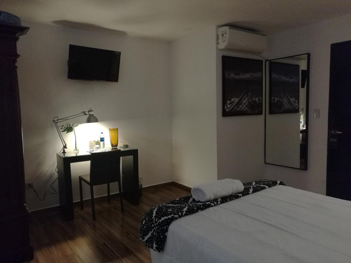 Hotel Boutique Valverde Santa Elena San Salvador Bagian luar foto